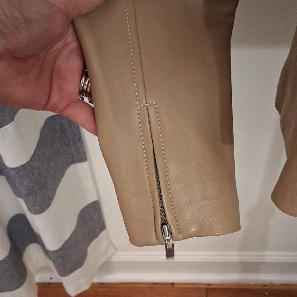 Classic Tan Leather Jacket for Women - Picture 5 of 12